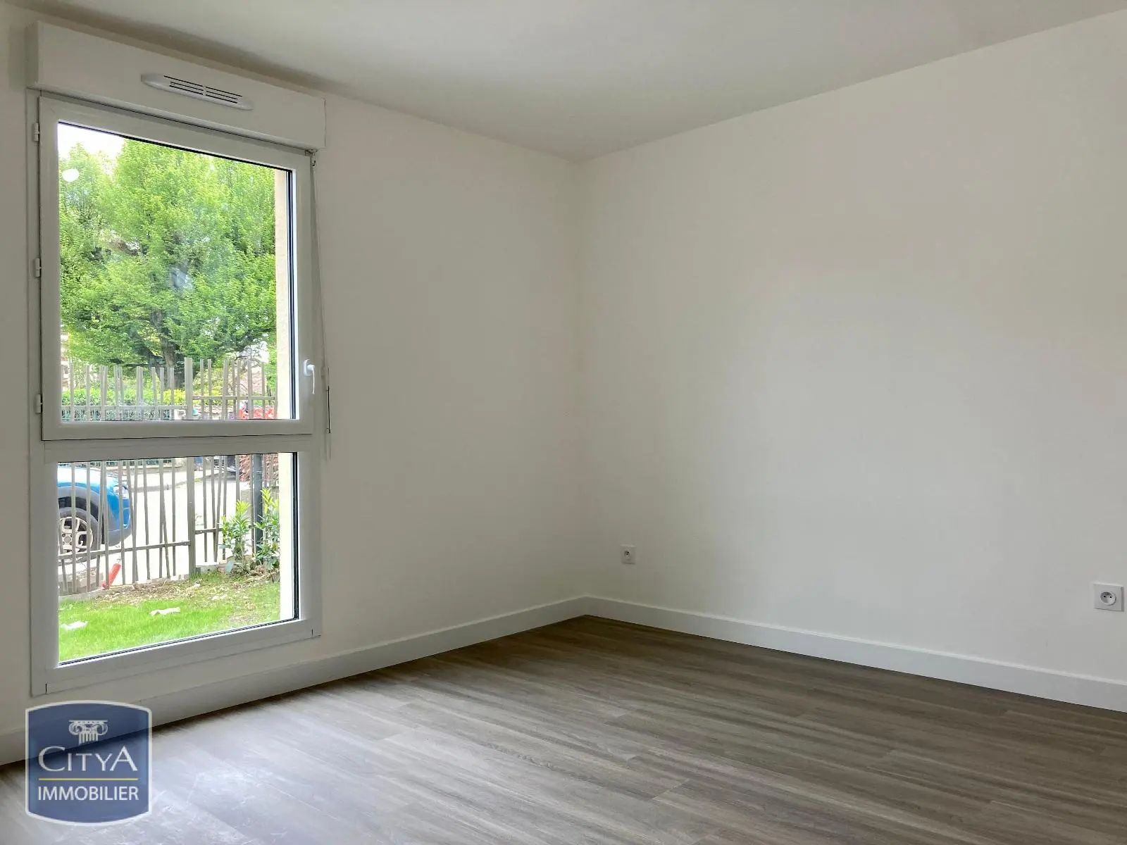 Arpajon (91290) Appartement 2 pièces 43.69m² photo 2