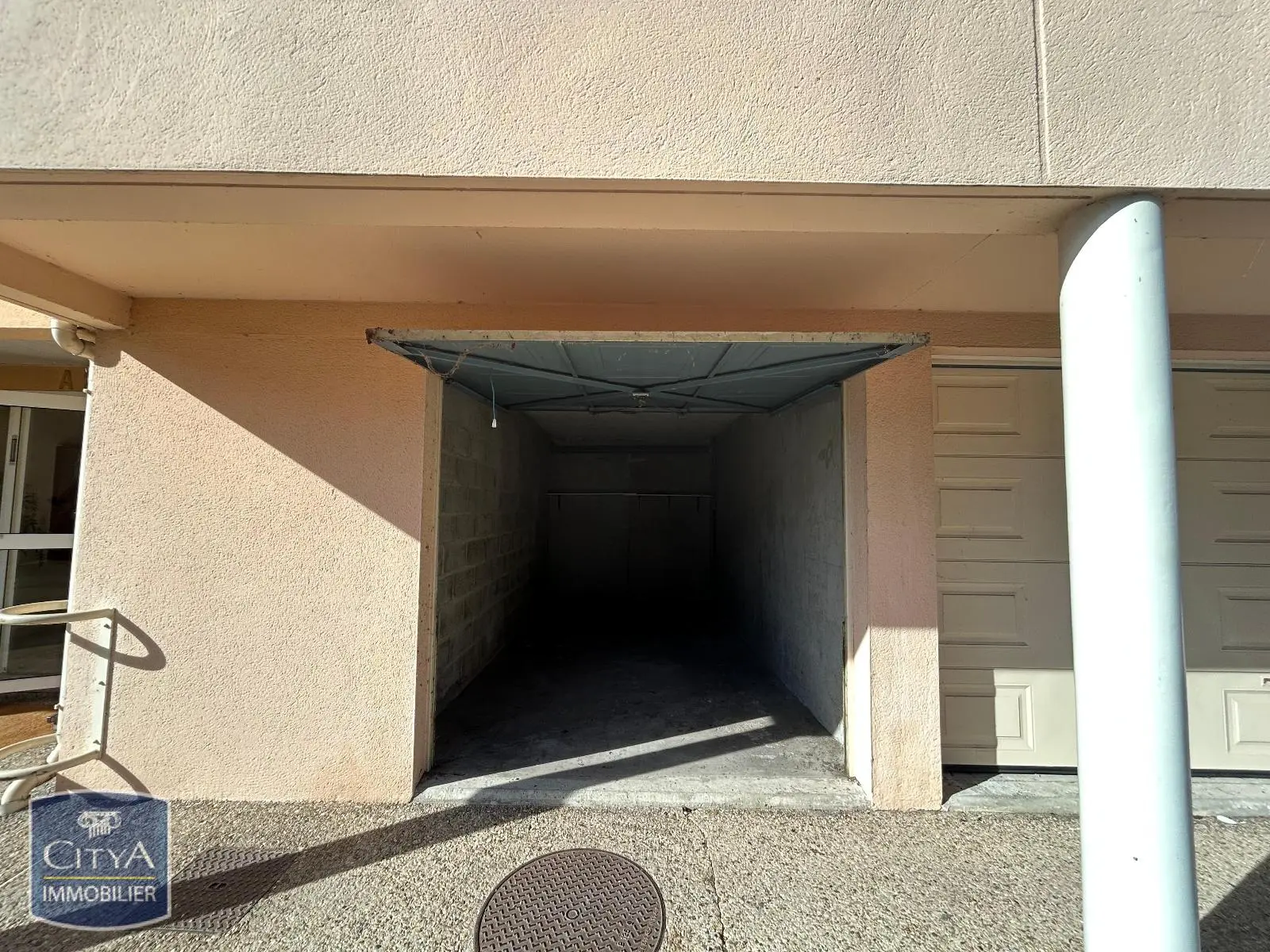 Photo 3 Parking