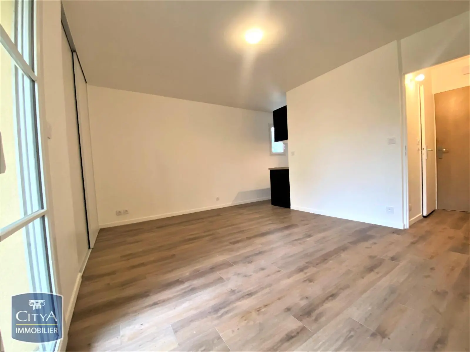 Photo 3 Appartement 1 pièce 23.99m²
