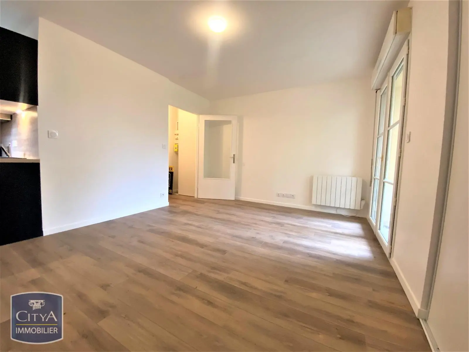 Photo 1 Appartement 1 pièce 23.99m²