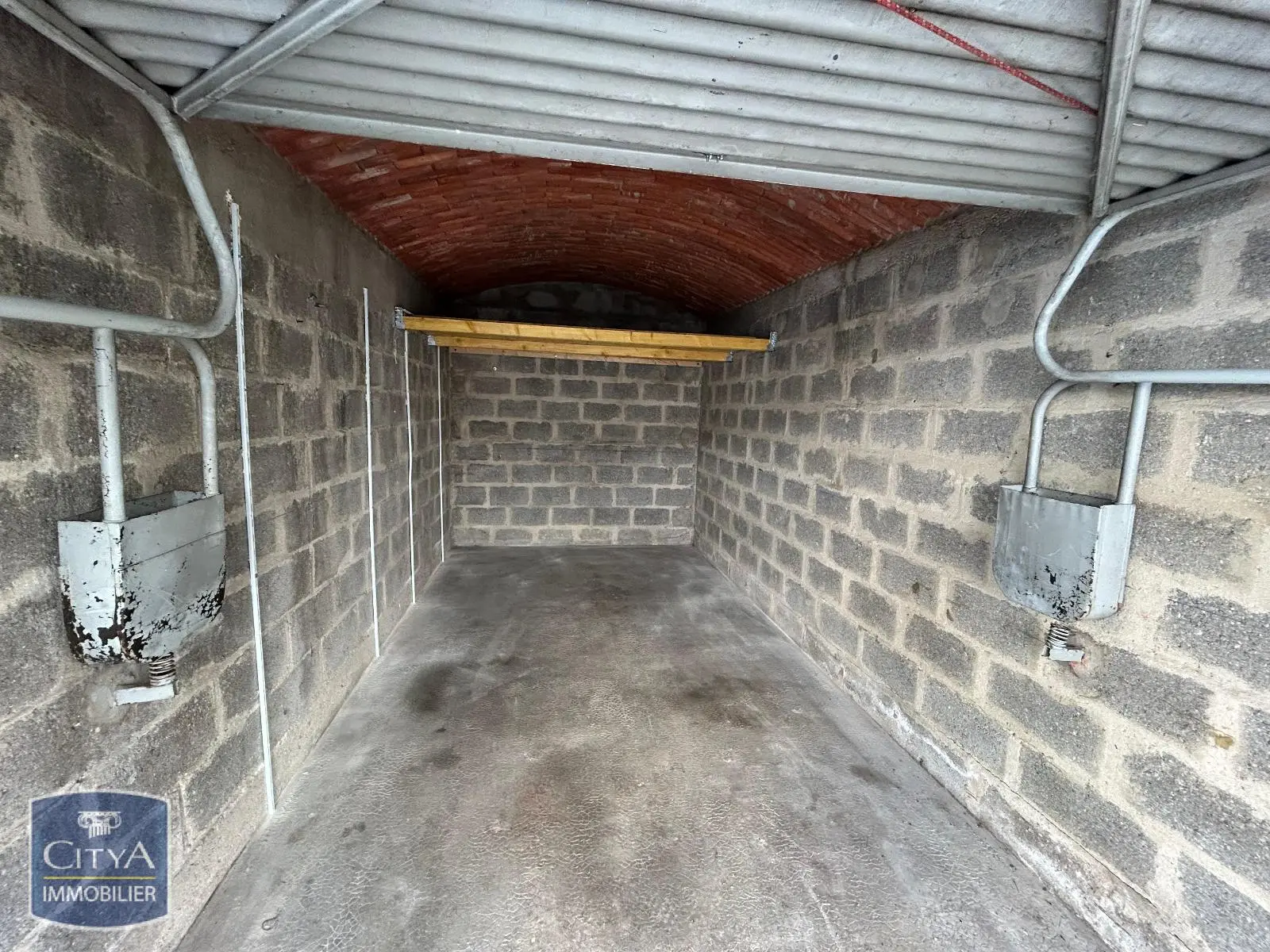 Photo 3 Parking