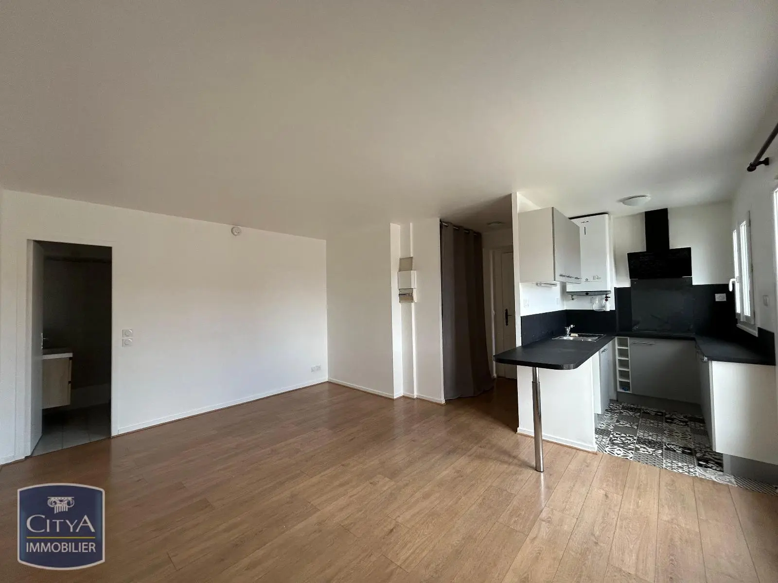 Photo 2 Appartement 1 pièce 28m²