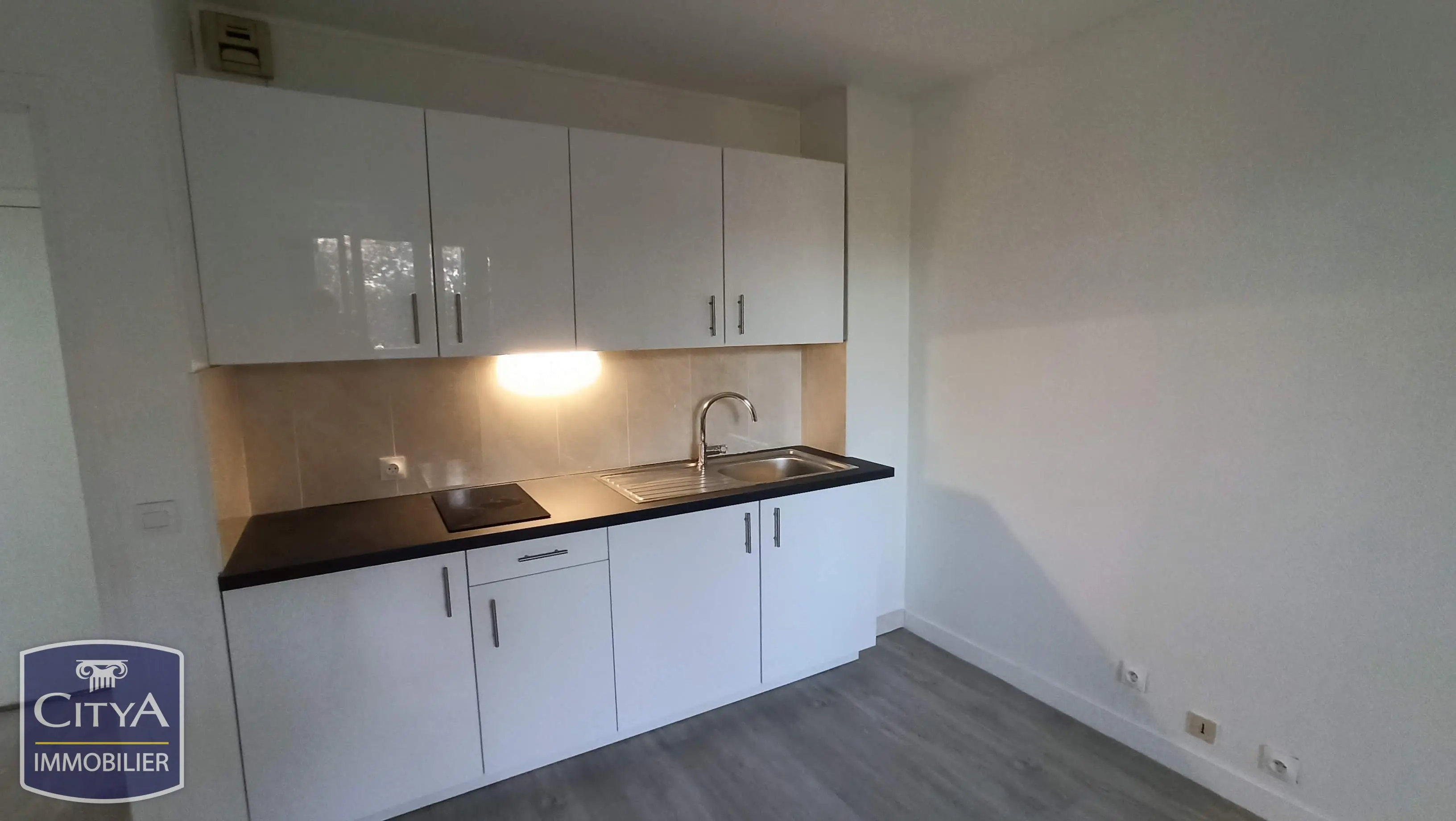 Photo 2 Appartement 1 pièce 23m²