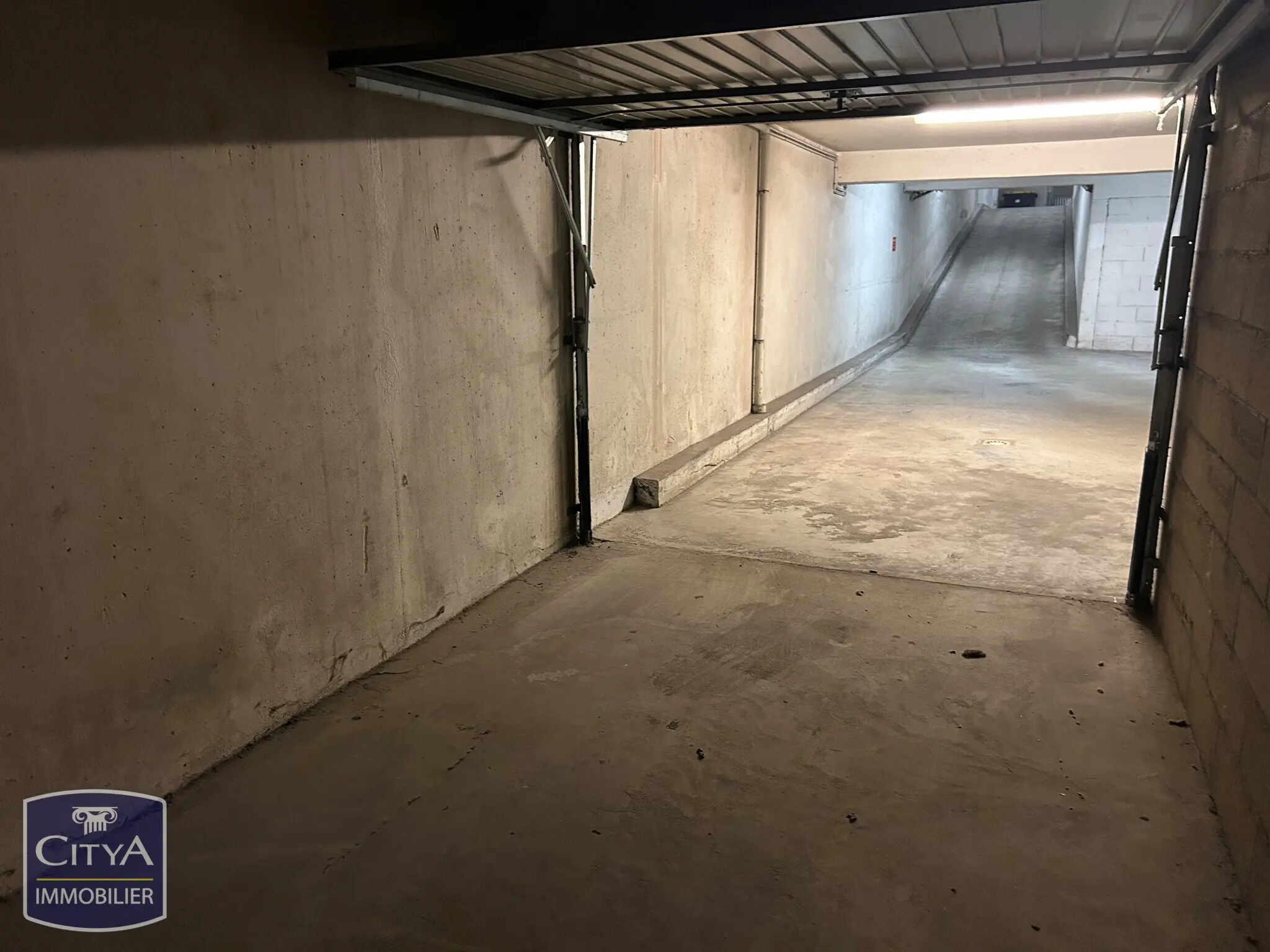 Photo 2 Parking 13m²