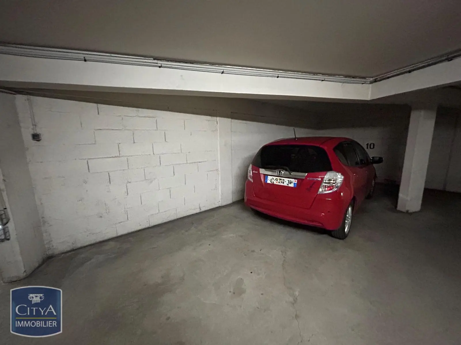 Photo 3 Parking