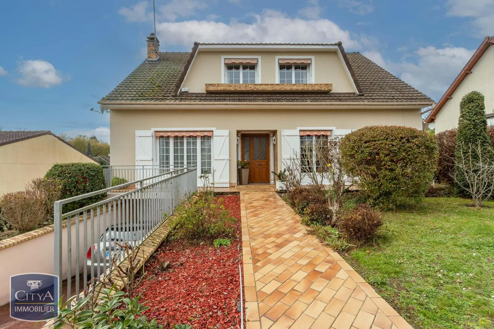 Photo 1 Maison 7 pièces 195m²