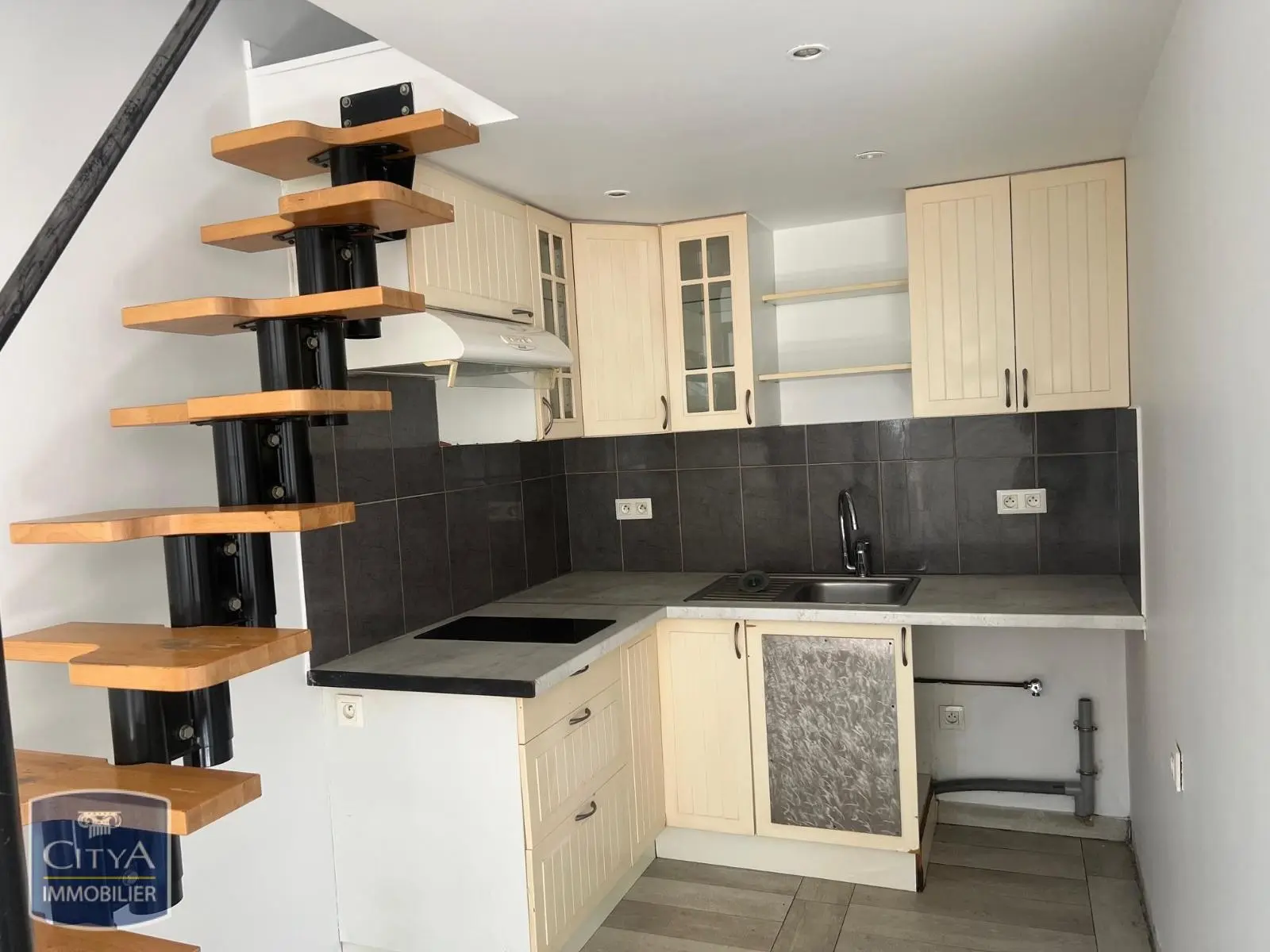 Photo 1 Appartement 1 pièce 24.65m²