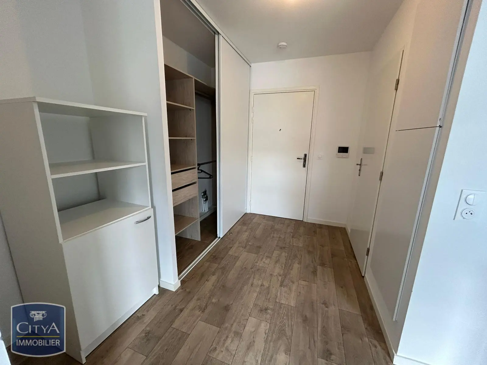 Photo 1 Appartement 1 pièce 27.6m²