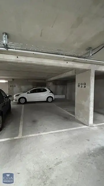 Photo 2 Parking