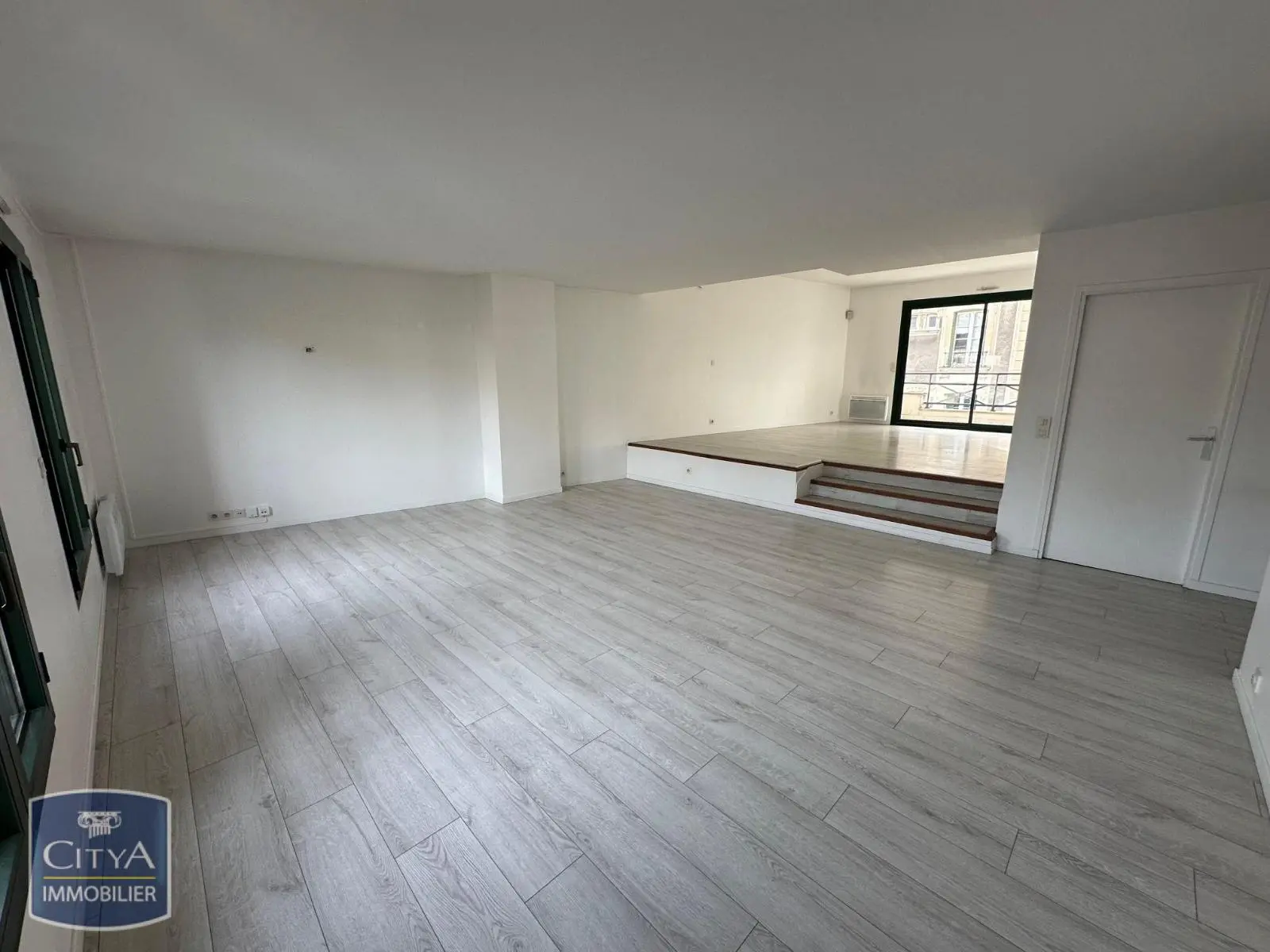 Photo 2 Appartement 4 pièces 117.9m²