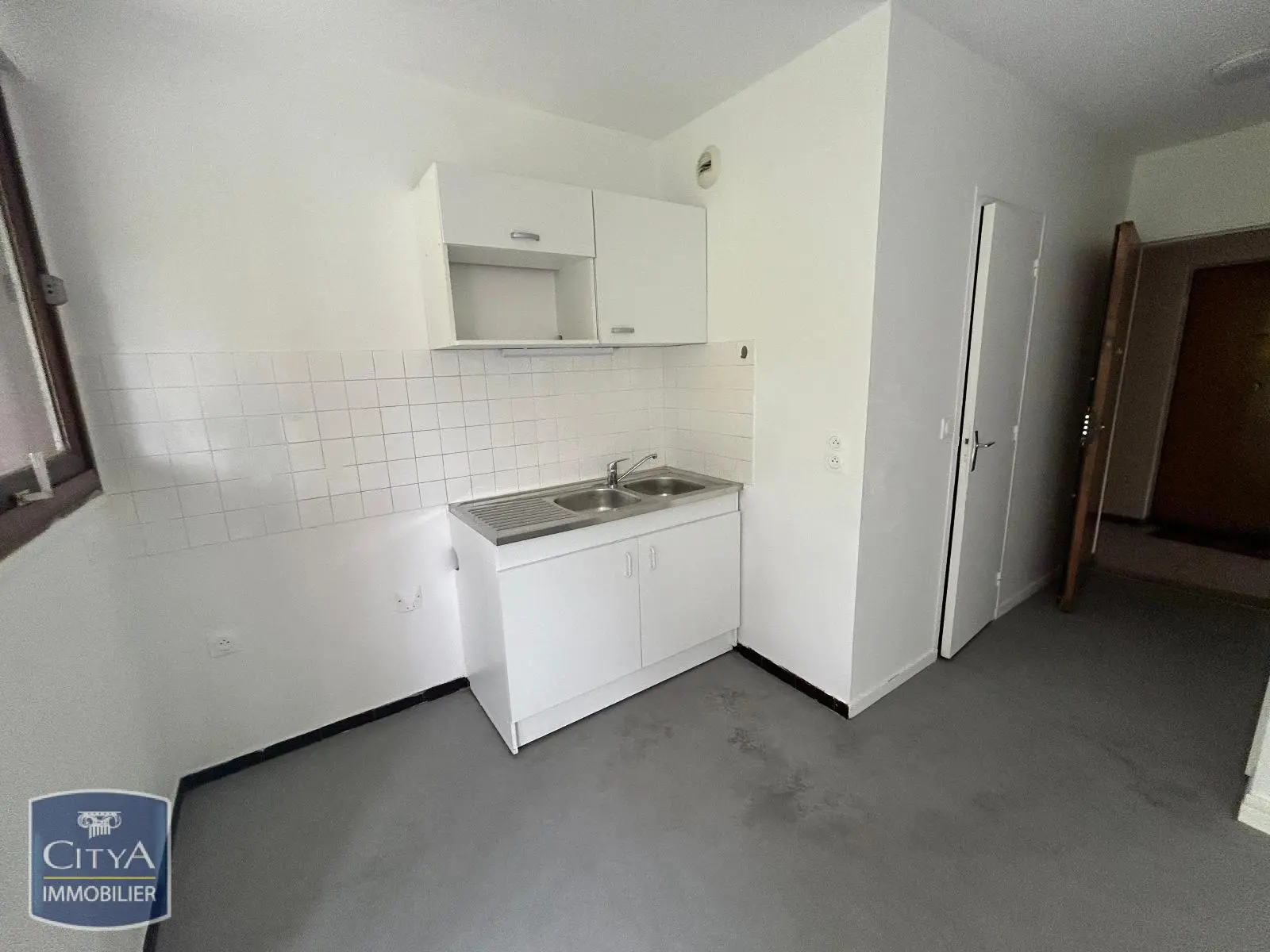 Photo 2 Appartement 1 pièce 24.69m²