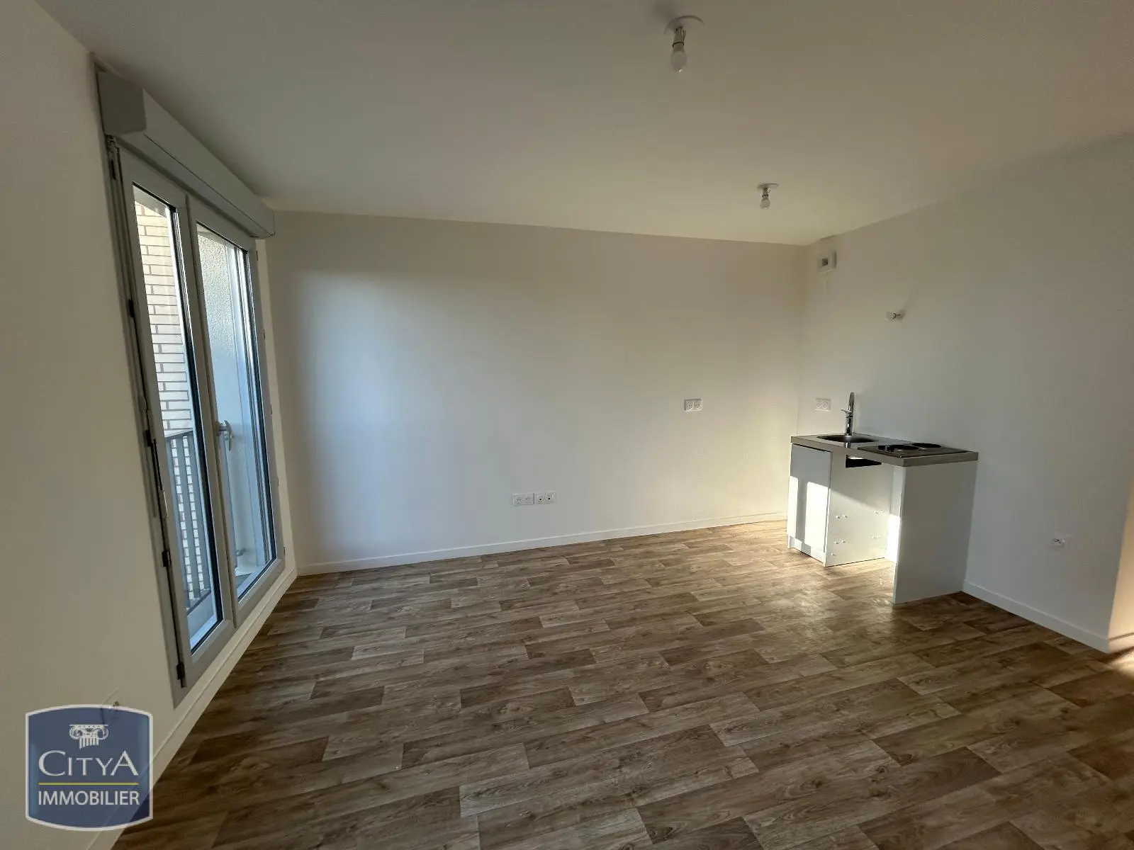 Photo 2 Appartement 1 pièce 27.5m²