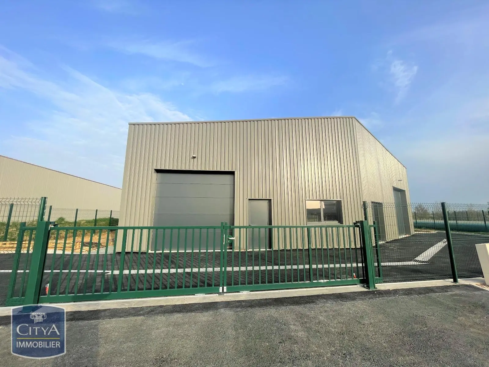 Photo 1 parking Les Artigues-de-Lussac