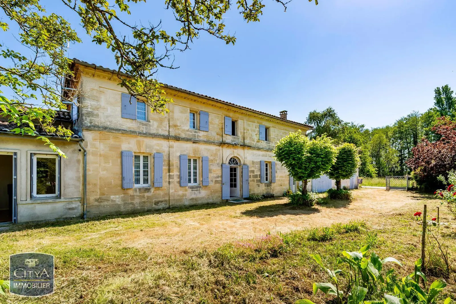 Photo 1 Demeure 7 pièces 184m²