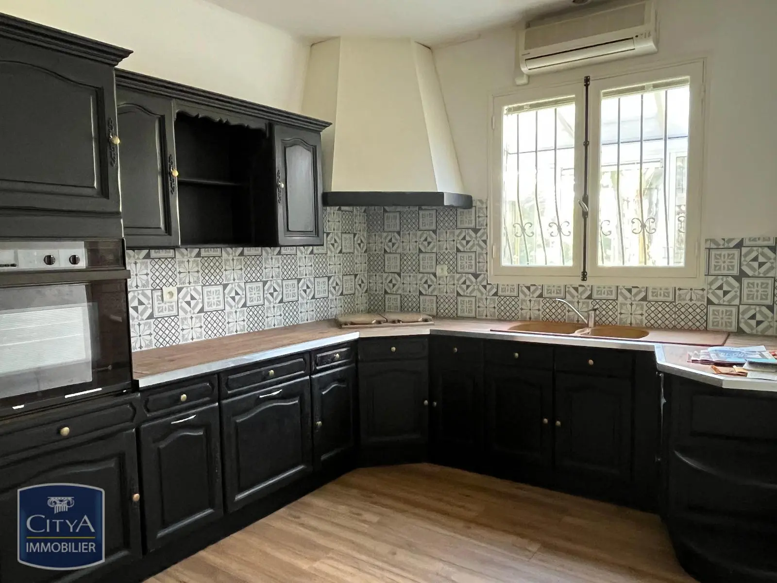 Photo 1 Maison 6 pièces 150m²