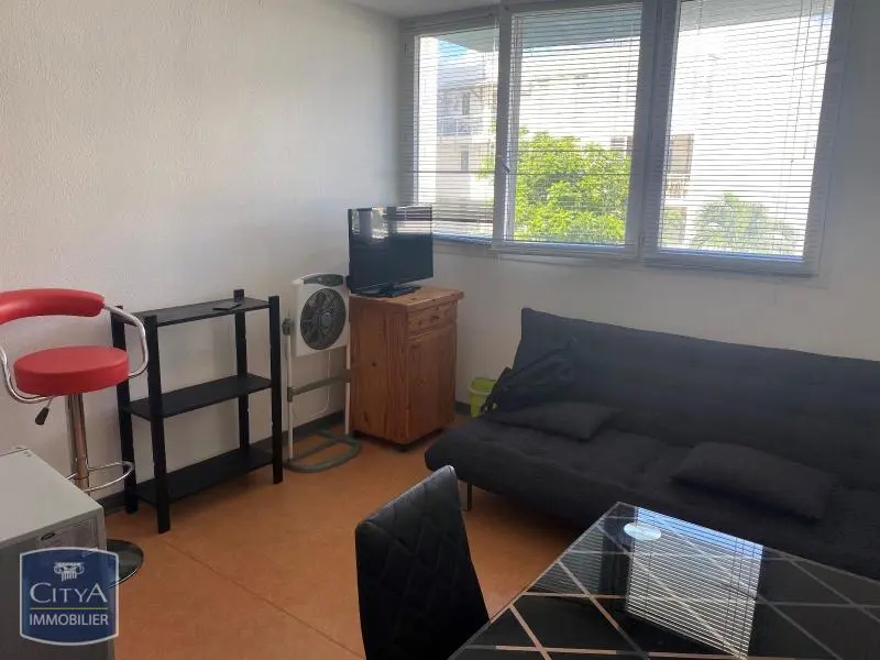 Photo 1 Appartement 1 pièce 19.34m²