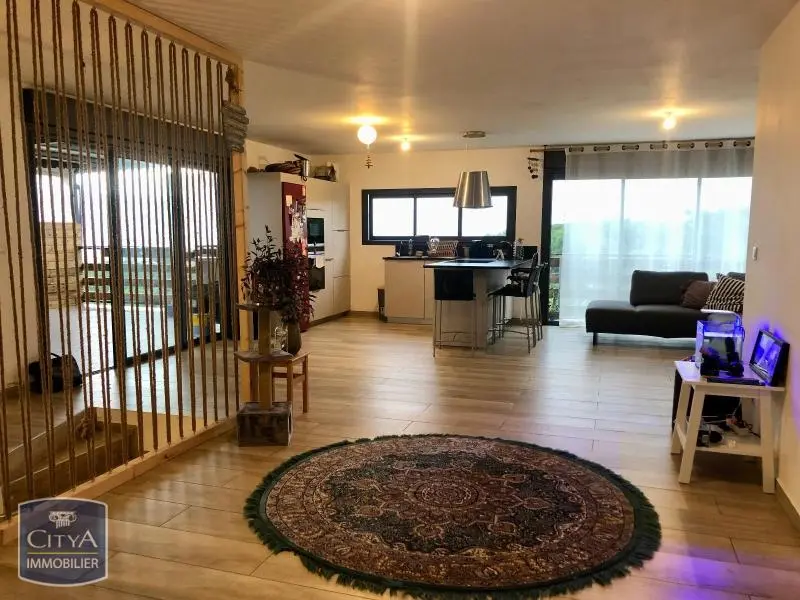 Photo 1 Maison 4 pièces 157m²