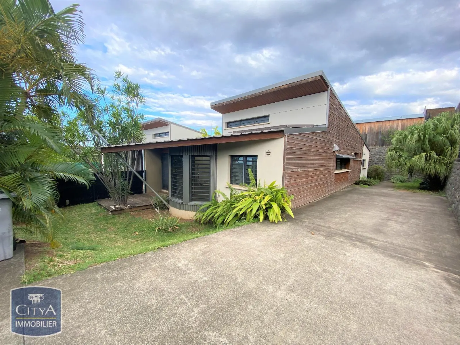 Photo 1 Maison 4 pièces 76m²