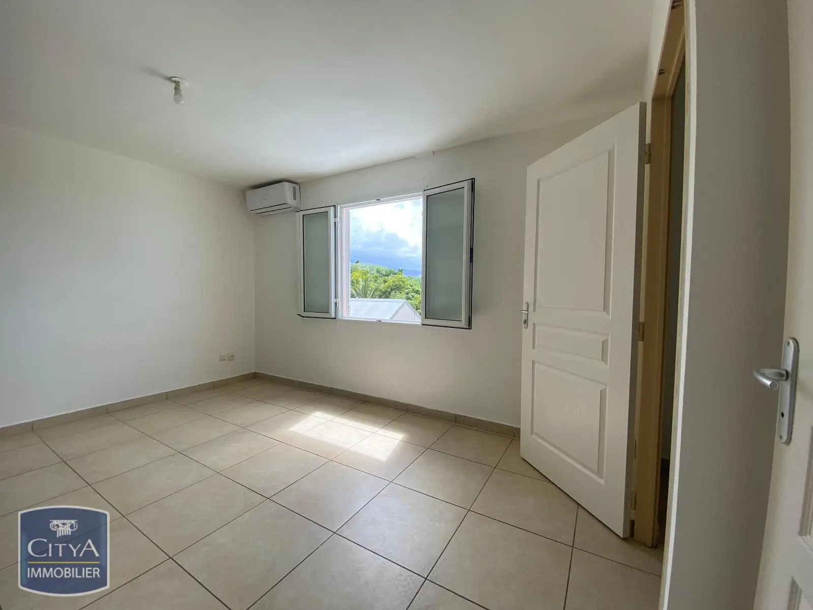 Photo 5 Maison 4 pièces 99m²