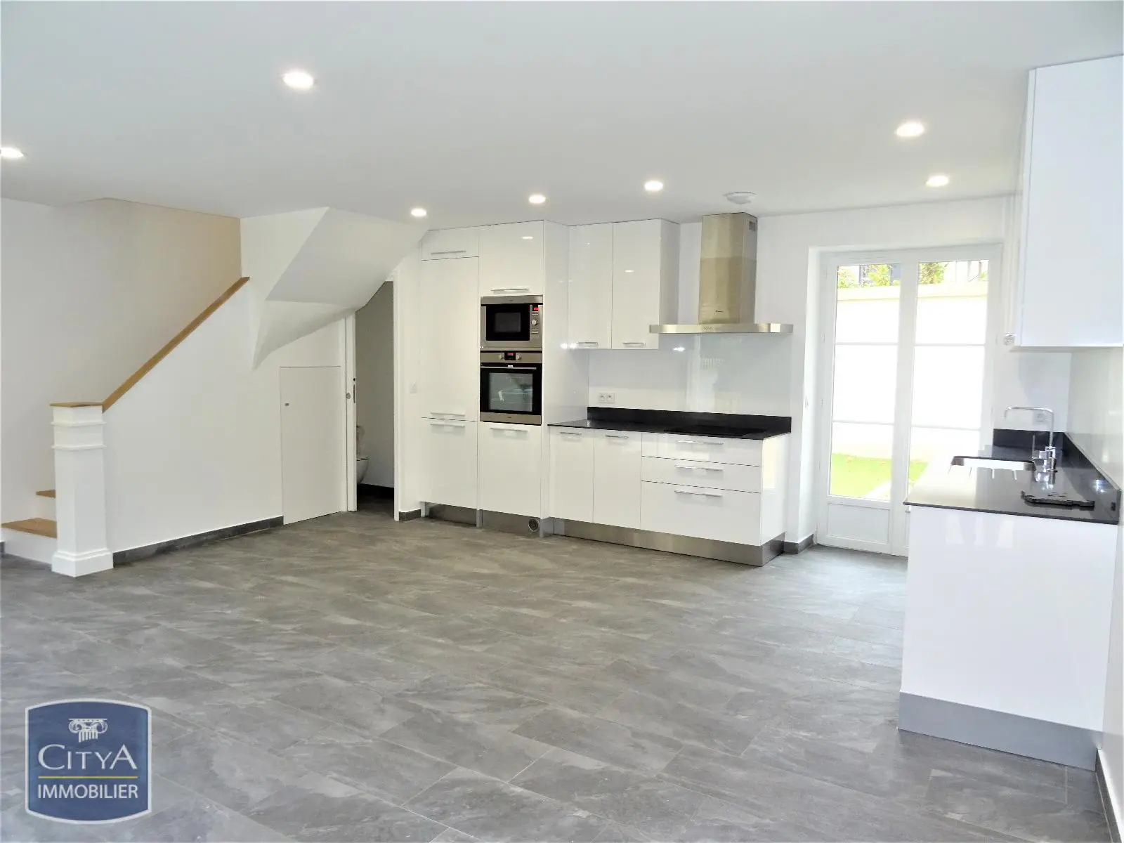 Photo 1 Maison 4 pièces 74.71m²