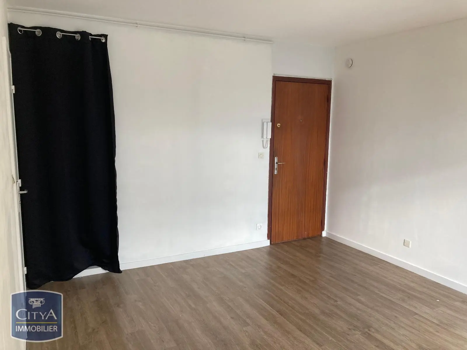 Photo 2 Appartement 1 pièce 25.68m²