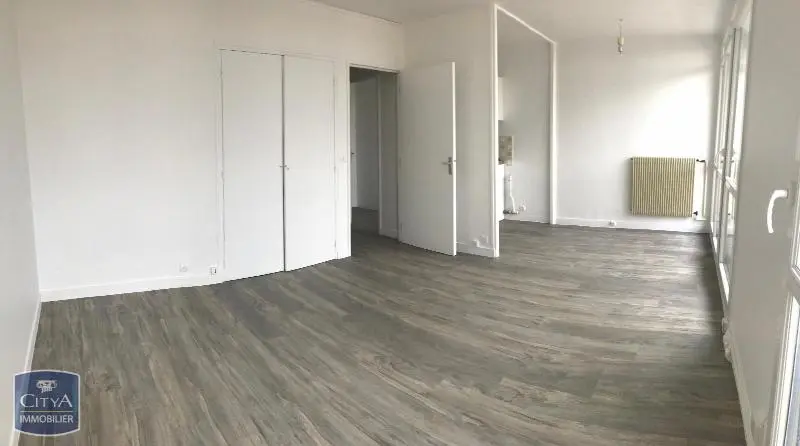 Photo 1 Appartement 1 pièce 31.86m²