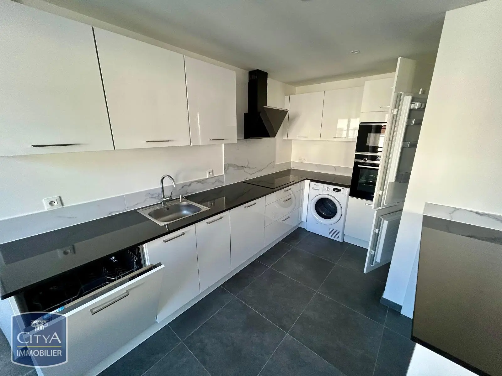 Photo 3 Appartement 4 pièces 90m²