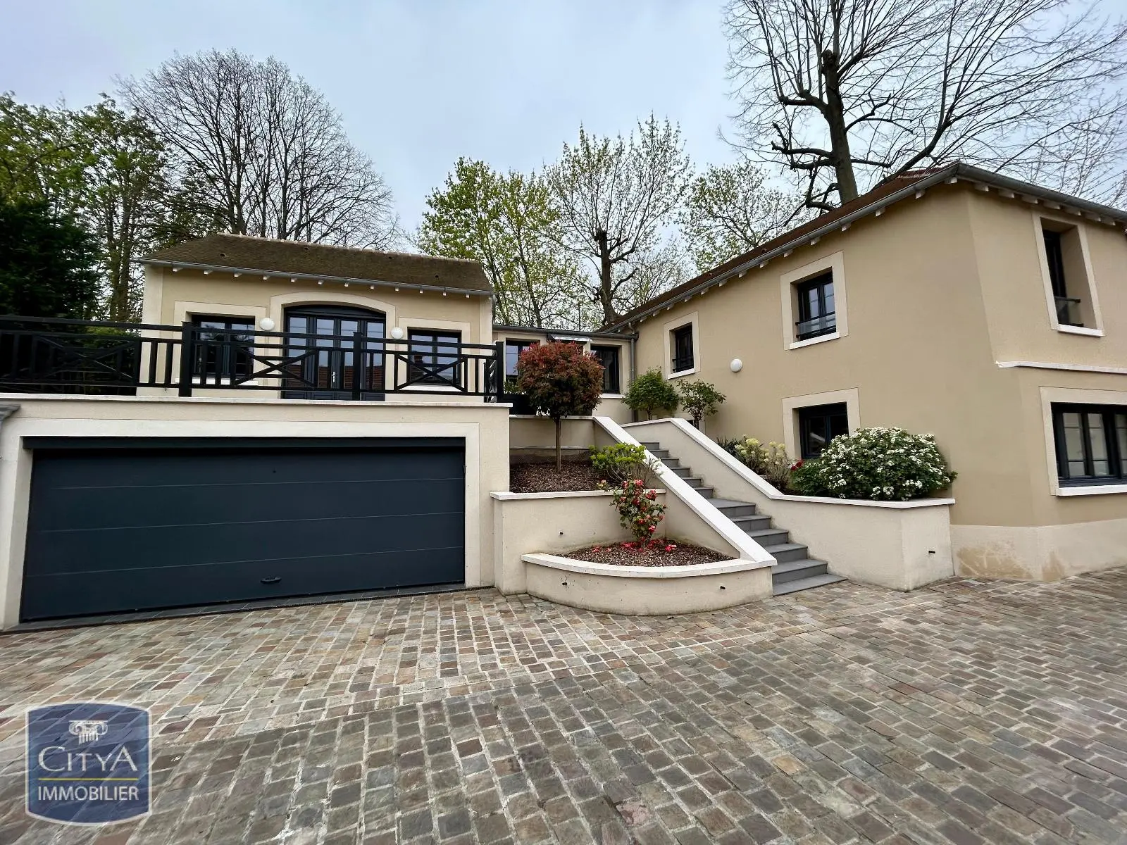 Photo 1 Maison 4 pièces 111m²