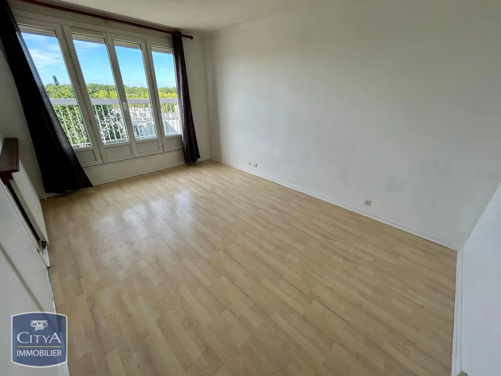 Photo 1 Appartement 1 pièce 27.9m²