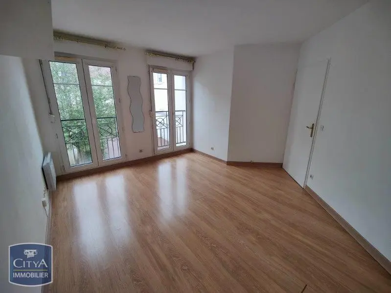 Photo 1 Appartement 1 pièce 24m²