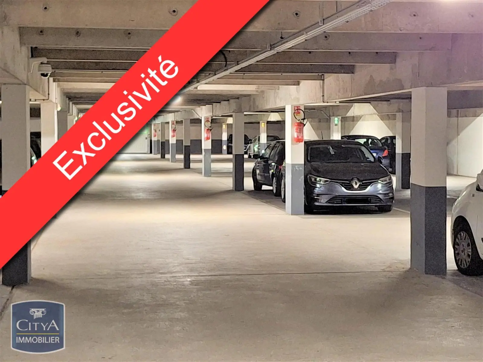 Photo 1 Parking