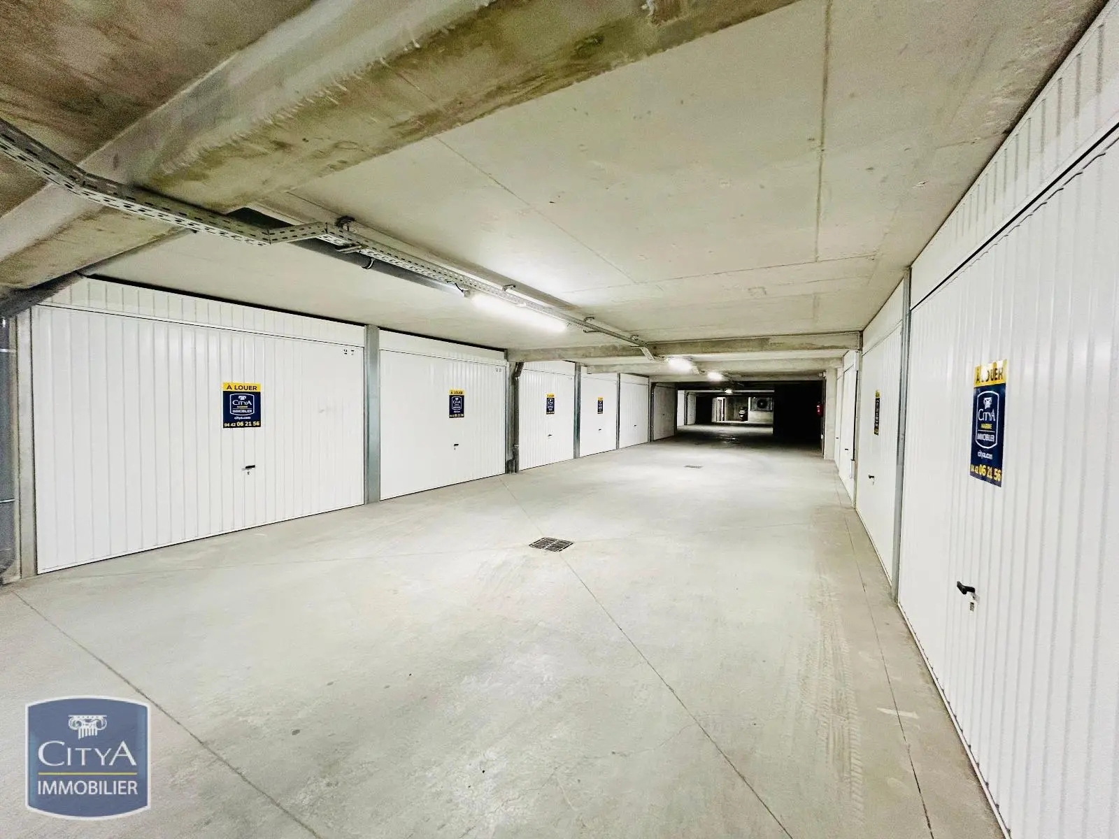 Photo 1 Parking