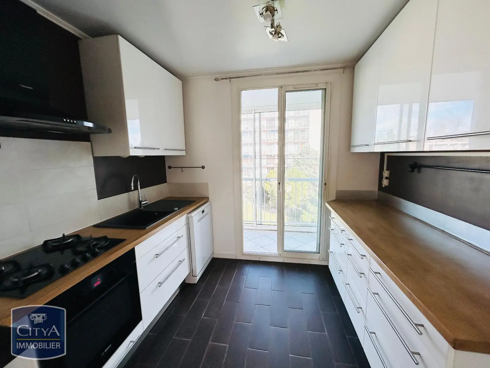 Photo 3 Appartement 4 pièces