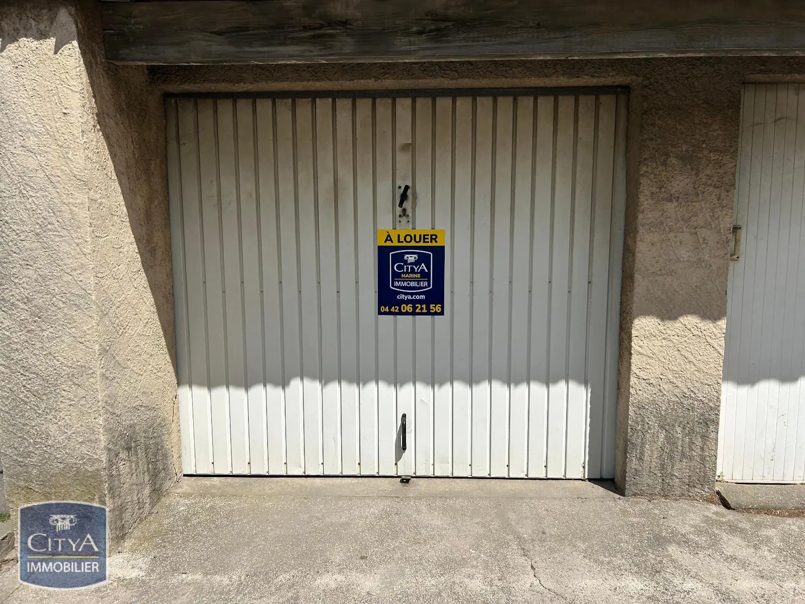 Photo 2 Parking