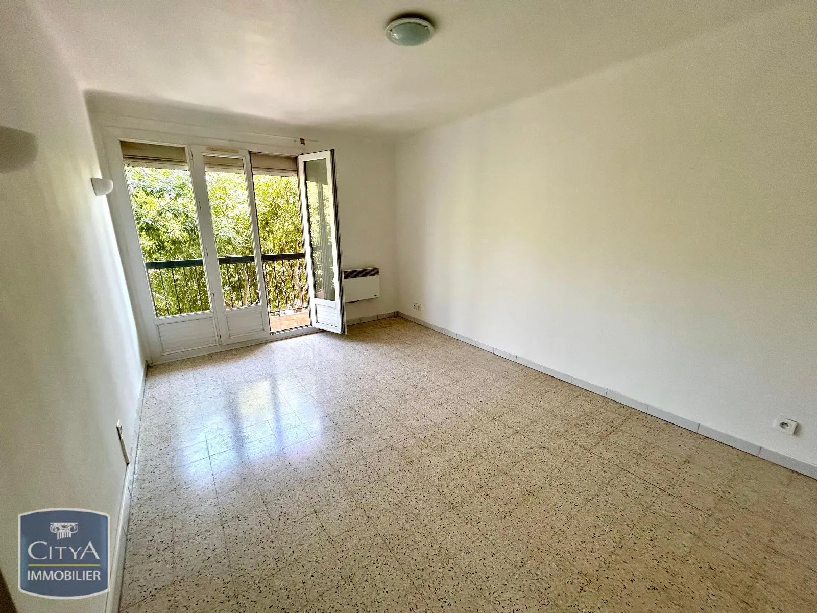 Photo 1 Appartement 1 pièce 30.83m²