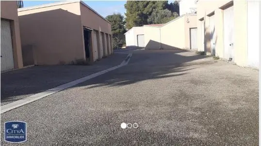 Photo 1 Parking