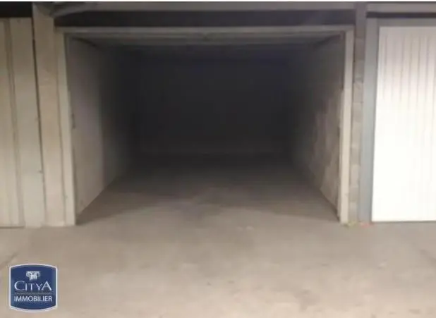 Photo 1 Parking