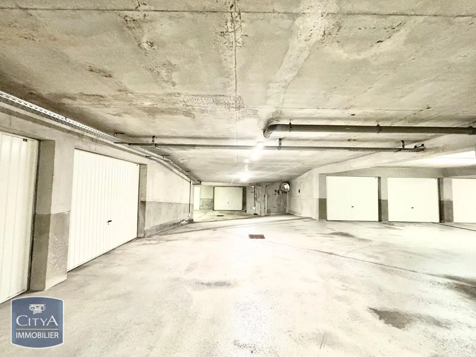 Photo 2 Parking