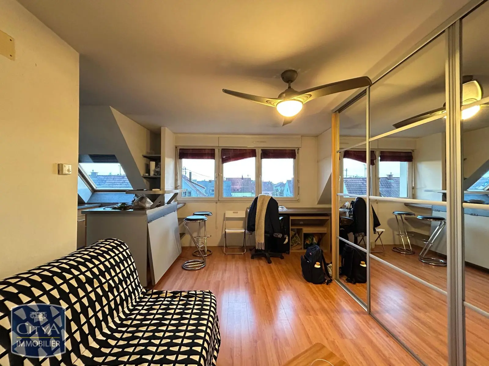 Photo 1 Appartement 1 pièce 23.81m²