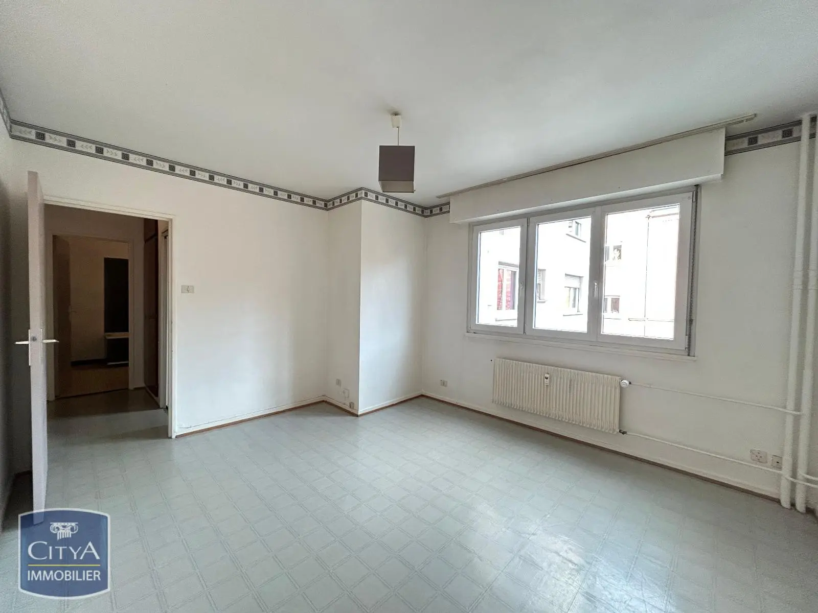 Photo 1 Appartement 1 pièce 27.17m²