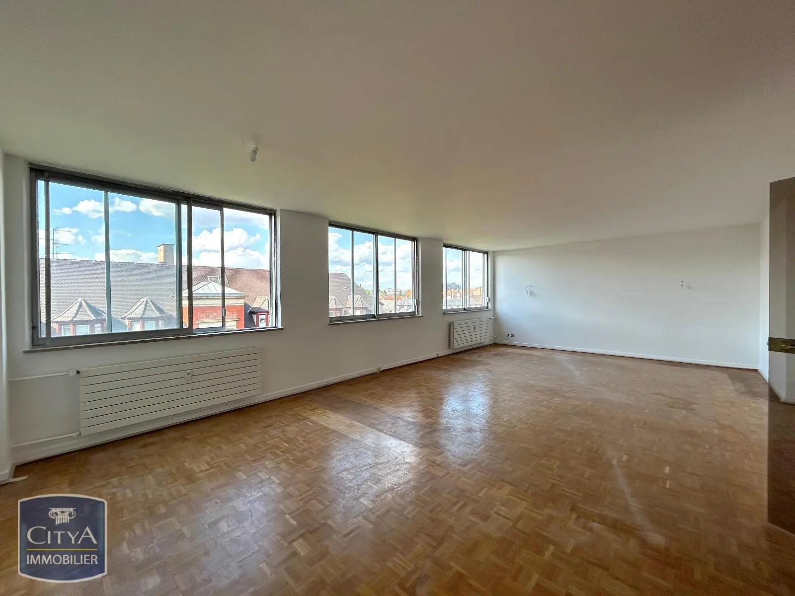 Photo 1 Appartement 4 pièces 135.73m²