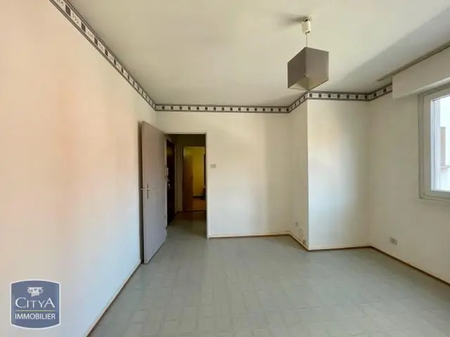 Photo 2 Appartement 1 pièce 27.17m²