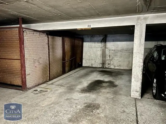 Photo 2 Parking