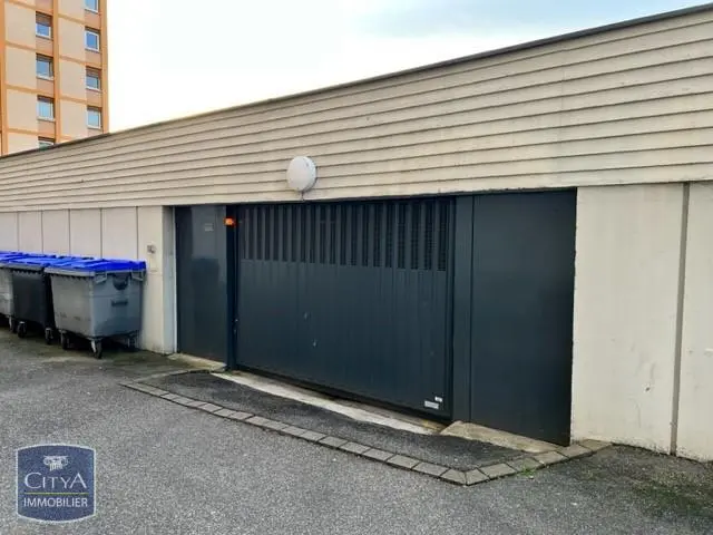 Photo 1 Parking