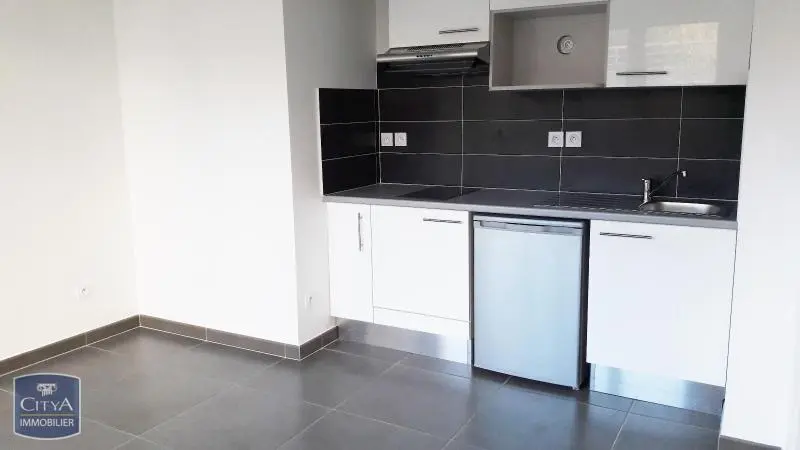 Photo 1 Appartement 1 pièce 23.86m²