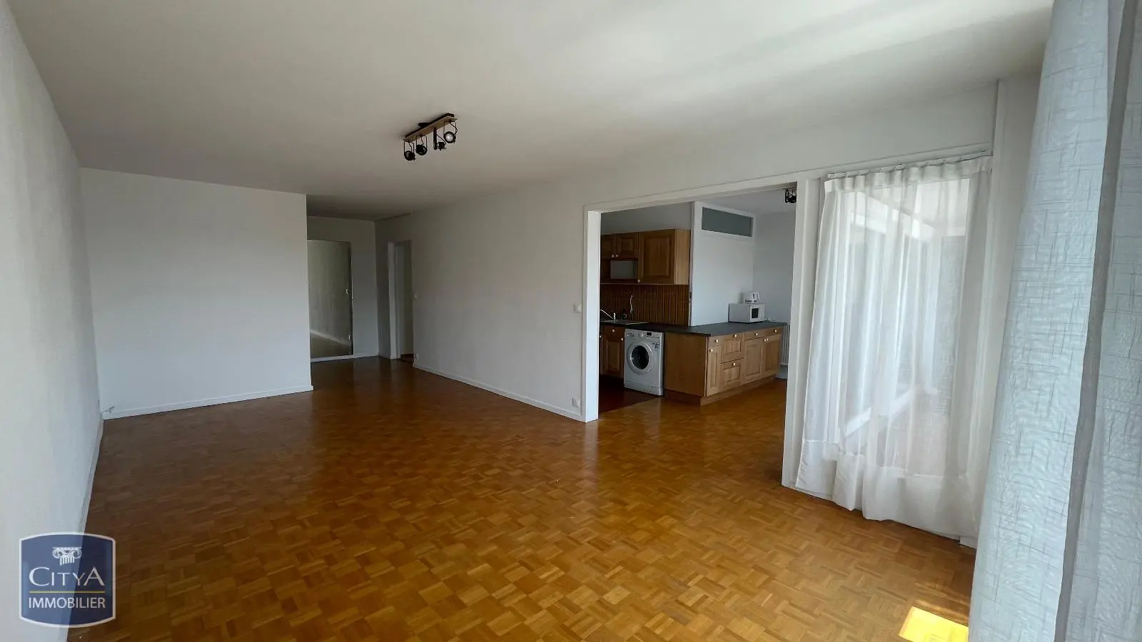 Photo 2 Appartement 4 pièces 93.58m²