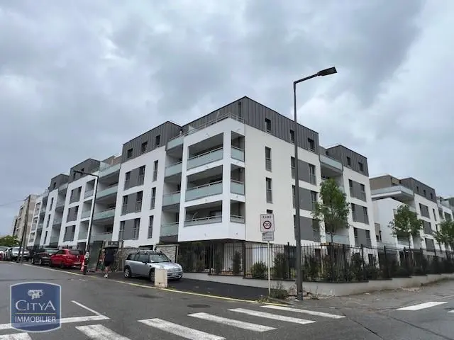 Photo 1 Parking
