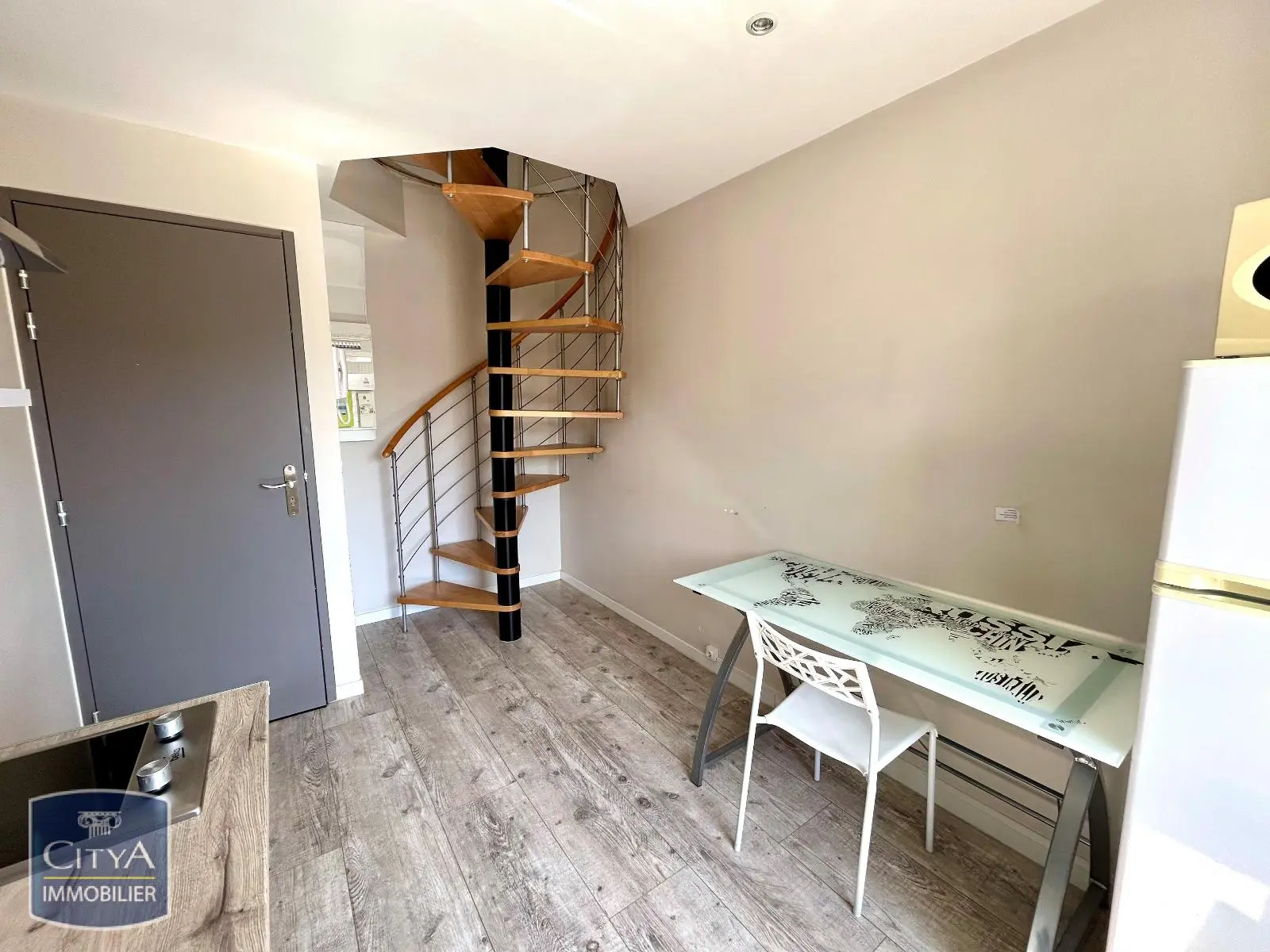 Photo 2 Appartement 1 pièce 18.48m²