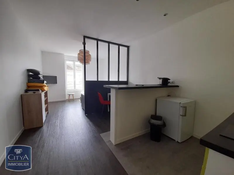 Photo 1 Appartement 1 pièce 32.89m²