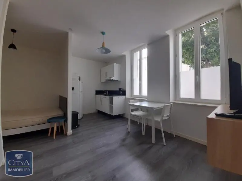 Photo 1 Appartement 1 pièce 20.7m²